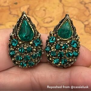 Luxurious Green and Gold Teardrop Earrings